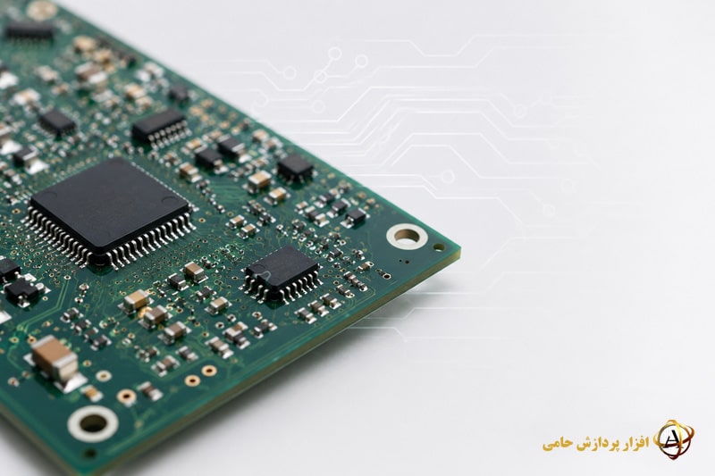 برد مدار چاپی (PCB) با قطعات الکترونیکی SMD در فرآیند طراحی و تولید صنعتی